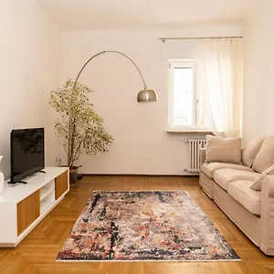  Apartment Domus - Elegante Residenza Con Affaccio Su Porta Leoni